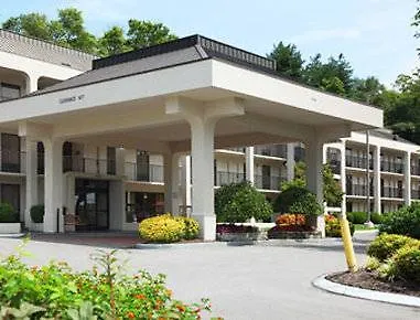 Baymont By Wyndham Airport Hotel 2*