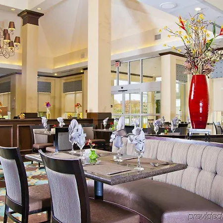Hilton Garden Airport Hotel 3*