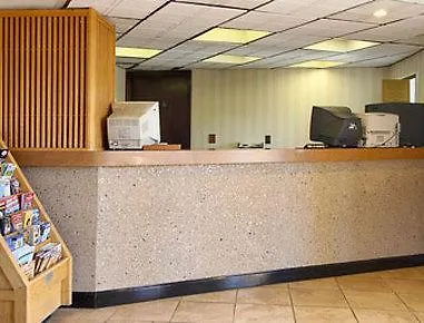 Super 8 By Wyndham Downtown 2*
