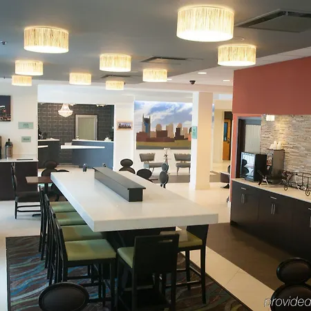 Country & By Radisson Airport Tn Hotel Nashville