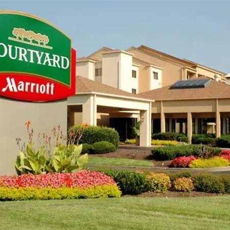 Courtyard By Marriott Airport 3*