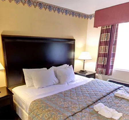Hotel Red Lion & Airport