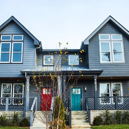 Duplex Near Downtown Apartment *