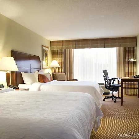 Hilton Garden Vanderbilt 3*