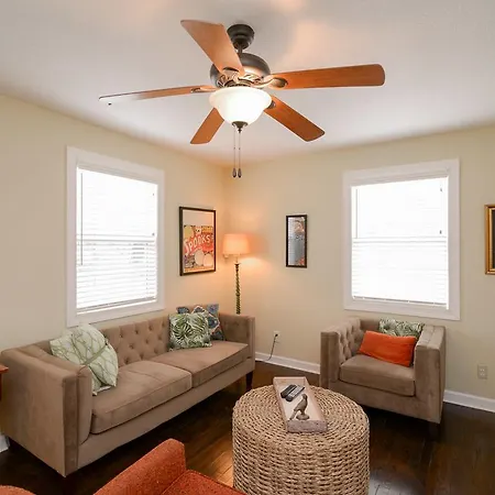 Holiday home 913 Emmett Ave Nashville