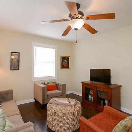 913 Emmett Ave Holiday home