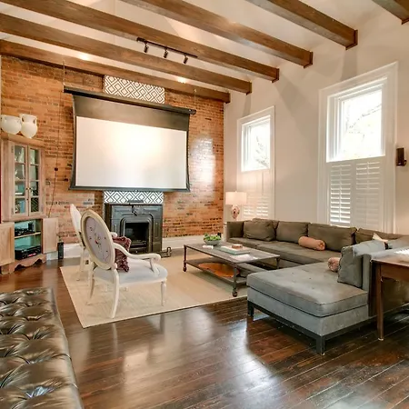 5th Avenue North Duplex Apartment Nashville