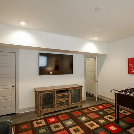 Skyline Views In High-end Gulch Nashville