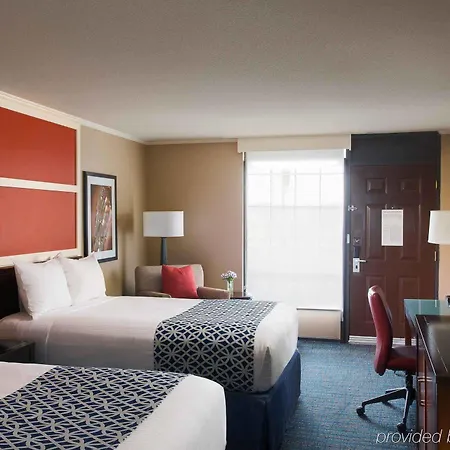 The At Opryland, A Gaylord 3*