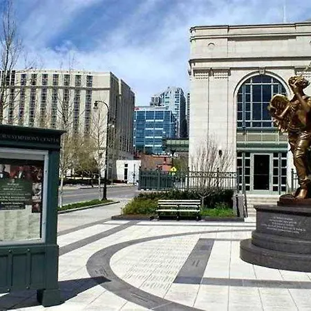 Courtyard By Marriott Airport Nashville