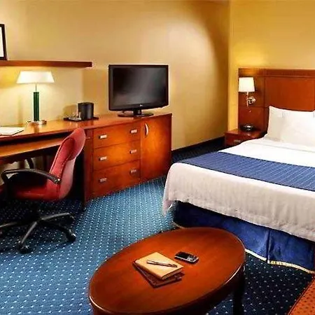 Courtyard By Marriott Airport 3*