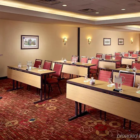 Courtyard By Marriott Downtown Hotel