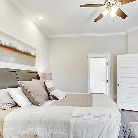 3br In Trendy East Near Downtown- Tc06 Holiday home