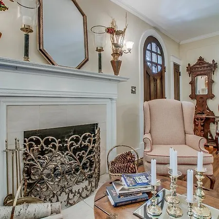 Bed & Breakfast Daisy Hill 3*