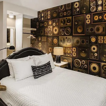 Cambria Downtown 4*