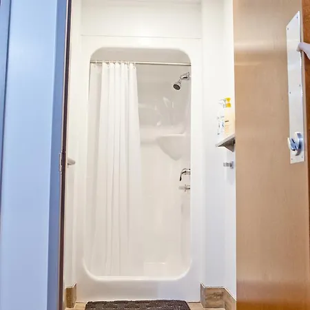 Hostel Downtown - Adults Only