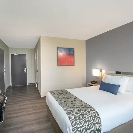 Microtel & By Wyndham 2*