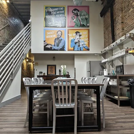 Downtown - Adults Only Hostel *