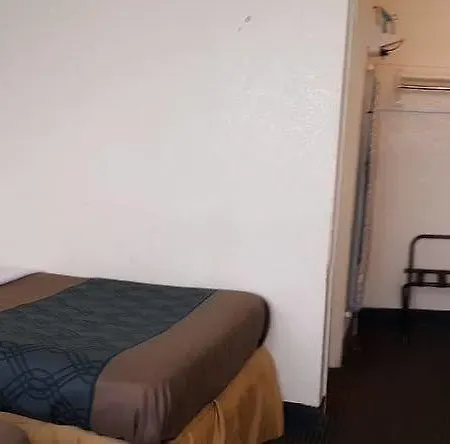 Motel Rodeway 2*