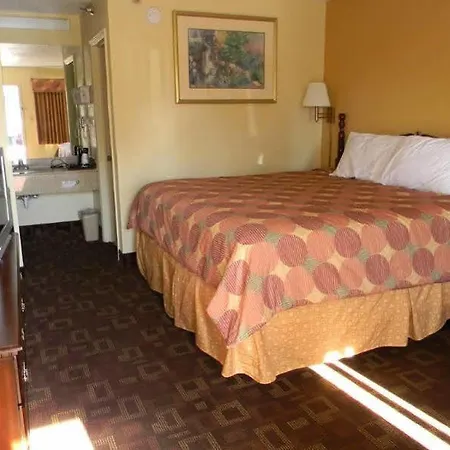 Days By Wyndham Airport East Hotel 2*
