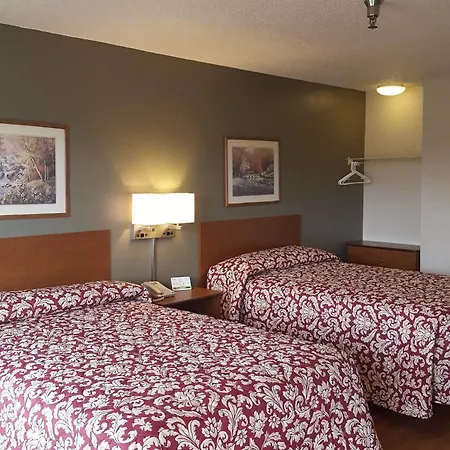 Hotel Hometowne - Airport/briley Pkwy 2*