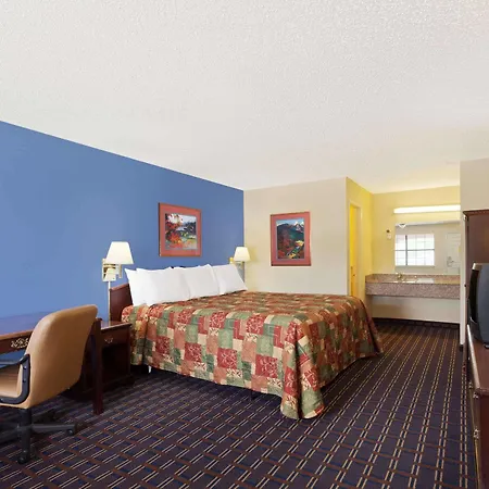 Days By Wyndham Downtown-nashville West Trinity Lane Nashville