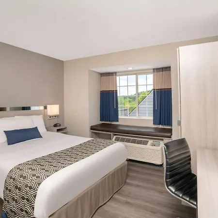 Microtel & By Wyndham Hotel 2*