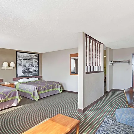 Super 8 By Wyndham Nashville/ Dntn/ Opryland Area