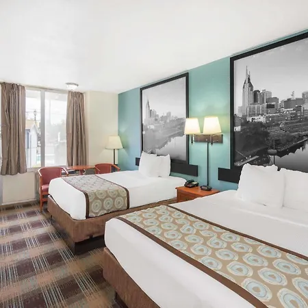 Super 8 By Wyndham Downtown