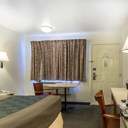 Rodeway Motel Nashville