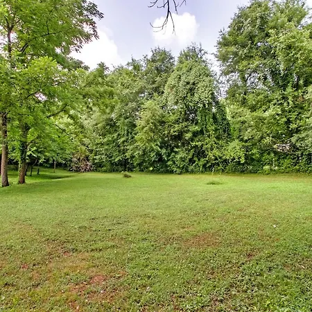 Walk To Trails & Fishing Spots! Lake Ozark Escape Nashville