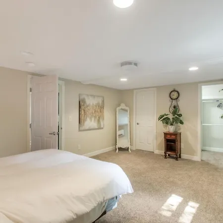 Walk To Trails & Fishing Spots! Lake Ozark Escape Holiday home Nashville