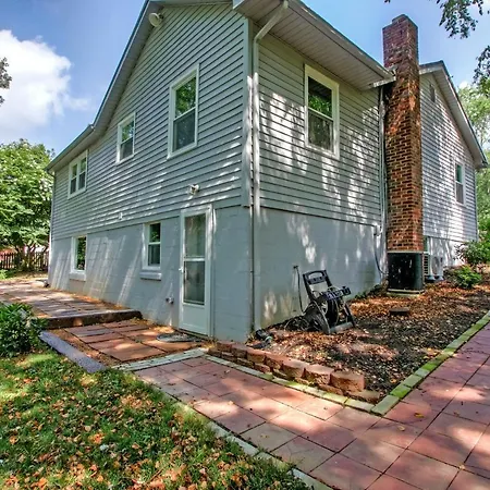 Walk To Trails & Fishing Spots! Lake Ozark Escape *