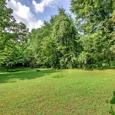 Holiday home Walk To Trails & Fishing Spots! Lake Ozark Escape Nashville