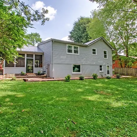 Holiday home Walk To Trails & Fishing Spots! Lake Ozark Escape *