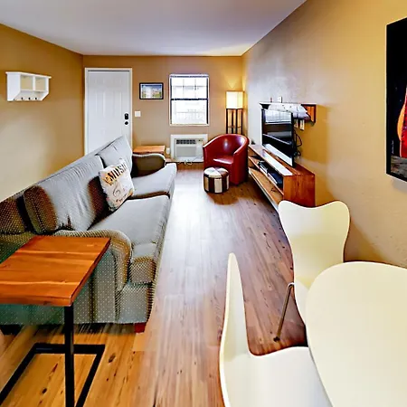 Landmark Mcmillin Court 15 Nashville