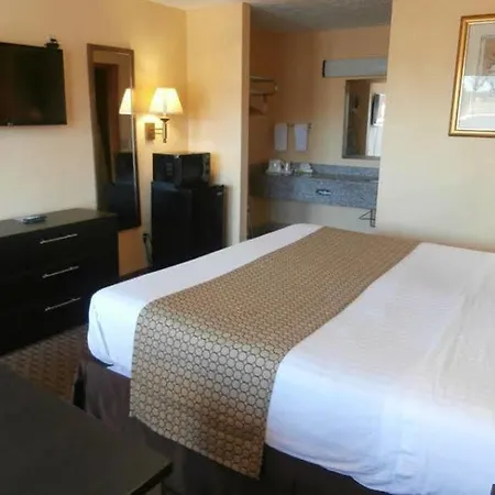 Econo North Motel 3*