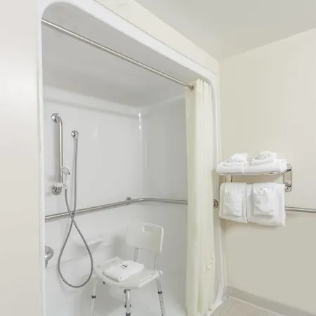 Hotel Microtel & By Wyndham 2*