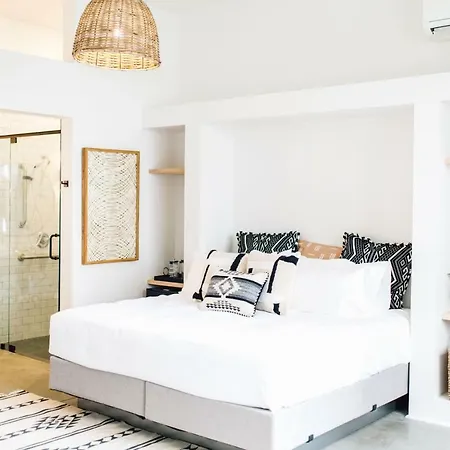 Vandyke Bed & Beverage Hotel