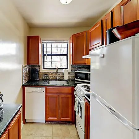 Landmark Mcmillin Court Apartment 10 Apartment