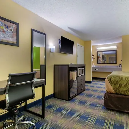 Lodge Econo Near Percy Priest *