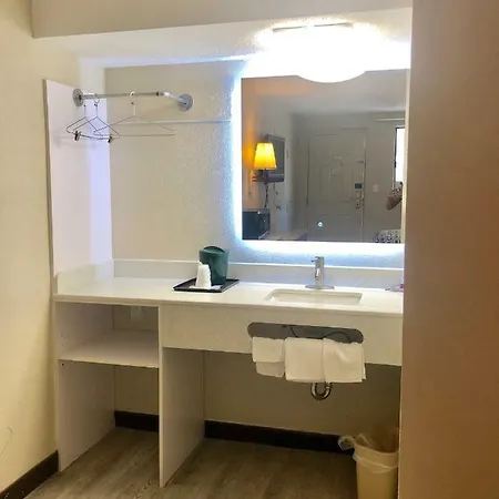 Somatel Airport Hotel Nashville