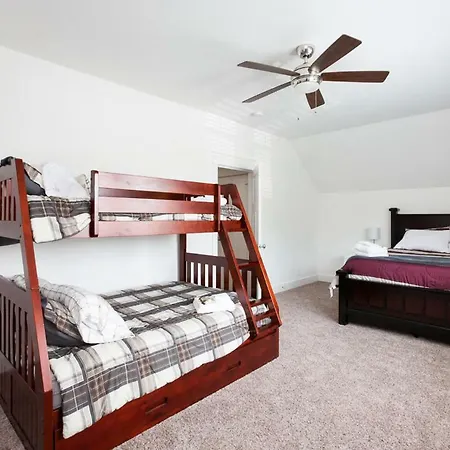 Foster House 2415