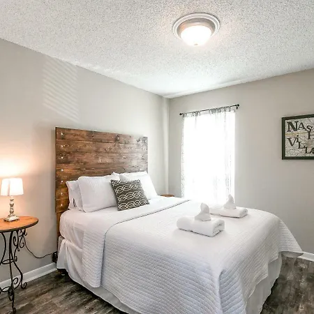 Riverside West Apartment *
