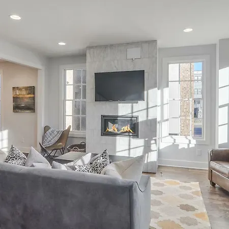 Skyline View Townhome Holiday home