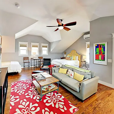 Hip Studio Apts Nashville