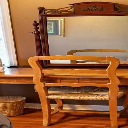 Living Like A Local! Guest house