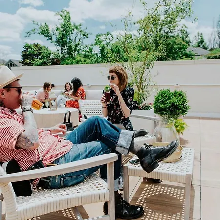 Vandyke Bed & Beverage Nashville