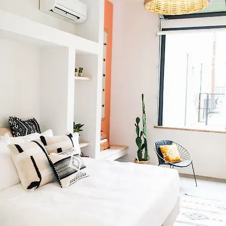 Vandyke Bed & Beverage Hotel 3*