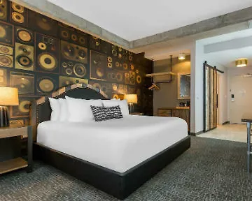 Cambria Downtown Hotel